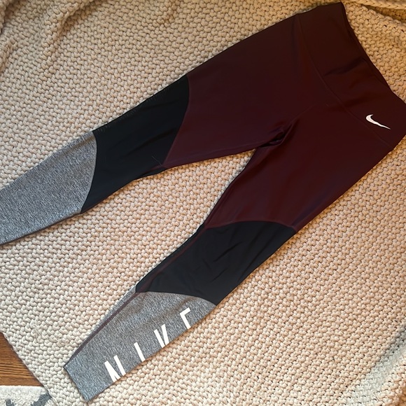 Nike Dri Fit Leggings - Picture 3 of 3